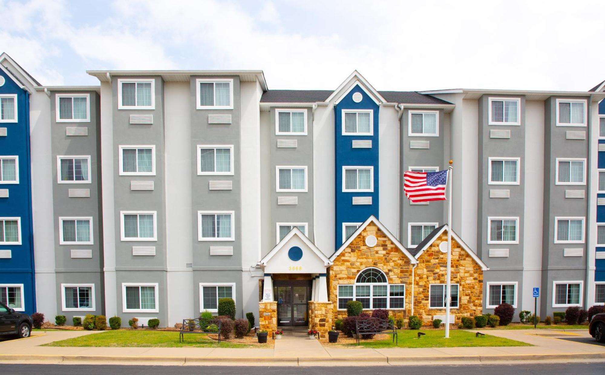Microtel Inn & Suites By Wyndham Сърси Екстериор снимка
